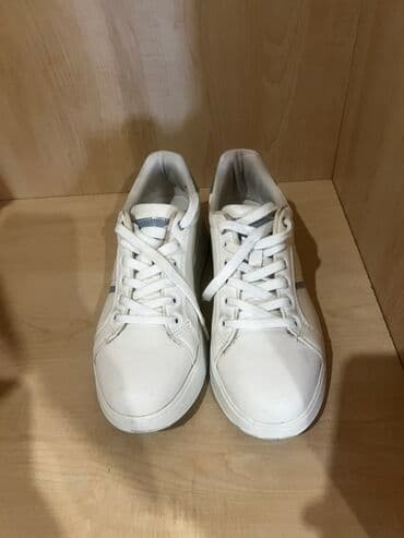 boz rəngli kişi mokasinləri: Ağ rəngli klassik idman ayaqqabısı - Üst material: hamar ağ (süni — 1