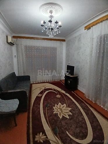 2 otaqlı ev: Bakixanovda gözəl yerde merkezde İcra hakimiyyətinin yanında 2/9 — 1