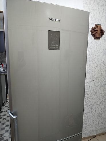 reqemsal kamera: Samsung iki qapılı soyuducu - Rəng: metalik/boz - Brend və seriya — 1