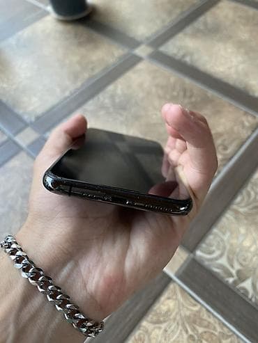 macbook pro 2.el: IPhone 11 Pro, 64 GB, Space Gray, Face ID — 4