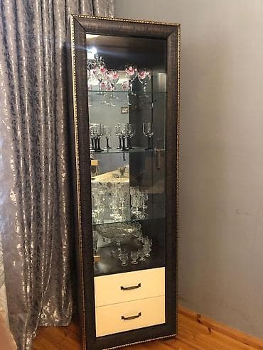 Şüşəli dolab vitrini, İşlənmiş