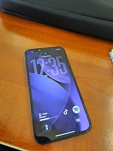 iphone 13 sade: IPhone 13, 128 GB, Qara, Face ID, Simsiz şarj — 2