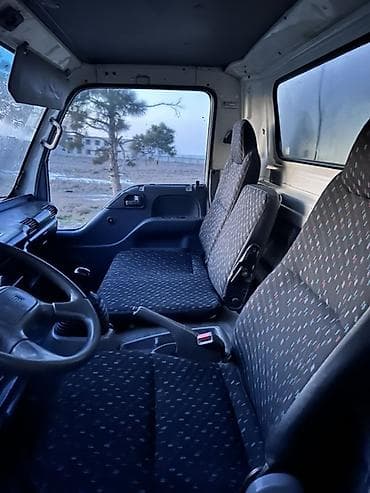 mercedes sprinter 7 1: Isuzu orta tonnajlı yük avtomobili – şassi versiyası - Marka/model — 9