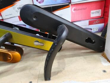 qapı dəstəyi: Qapı tutacağı və kilid dəsti - Material: metal, möhkəm və davamlı — 1