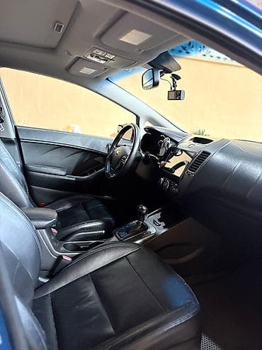 Kia Cerato: 2 l | 2013 il Sedan — 7