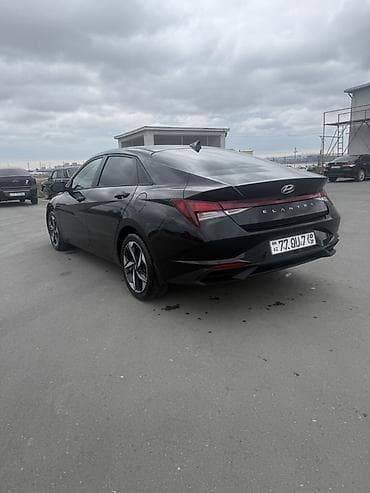 kon: Hyundai Elantra: 2 l | 2022 il Sedan — 7