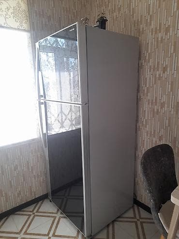 hava deflektor: İşlənmiş 2 qapılı Toshiba Soyuducu Satılır, rəng - Qara, Təkərli — 1