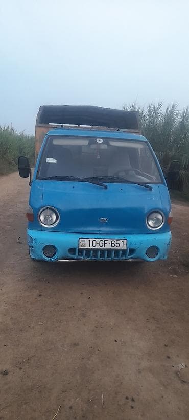 karavan maşın: Yükdaşıma üçün yığma üstü olan kiçik tonnajlı yük maşını - — 2