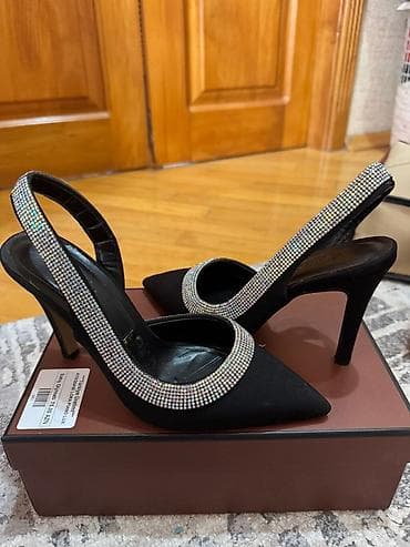 debli koftalar instagram: Qadın yüksək daban ayaqqabıları – 3 fərqli model 1) Qara kristallı — 4