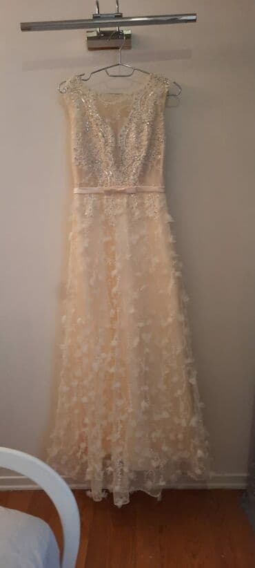 vecerni donlar: Uzunlugu:155
Rengi:bej
Teze deil — 4