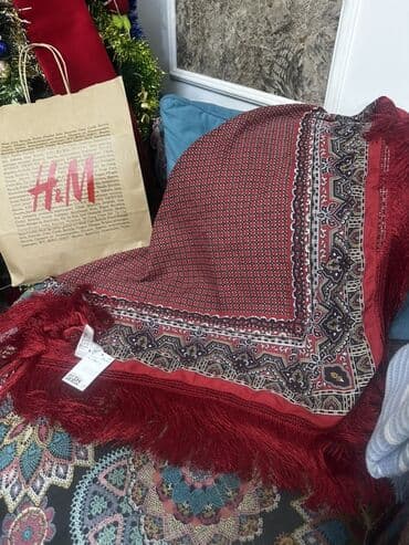 baş geyimi: H&M şal/şərf - Brend: H&M (etiketli) - Model: qırmızı əsaslı — 3