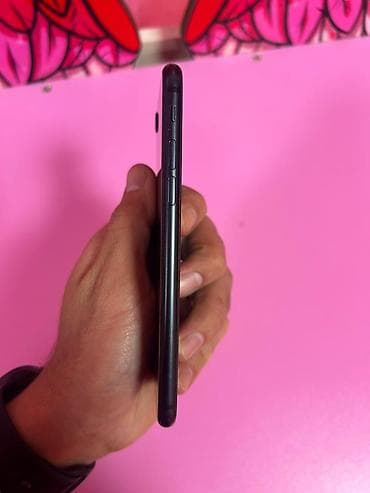 i̇pone 4: IPhone SE 2020, Qara, Simsiz şarj — 5