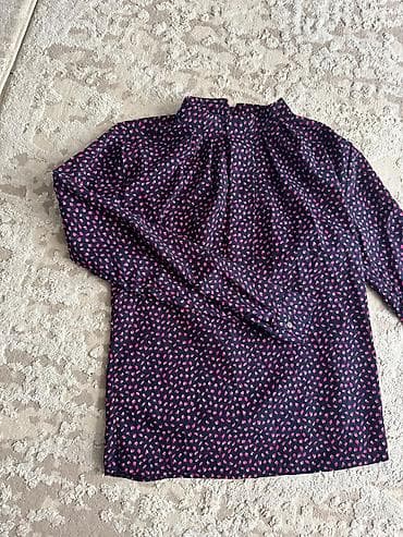 dini klon: Miss Capris’s qadın köynəyi – ölçü 38 - Rəng və naxış: tünd göy fon — 2