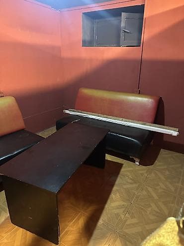 xalca sekilleri: Qonaq otağı üçün, Açılmayan, Dördbucaq masa — 3