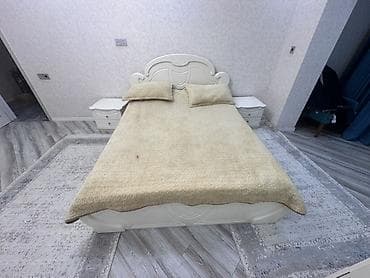 белая мебель в стиле прованс: Двуспальная кровать, Б/у — 2