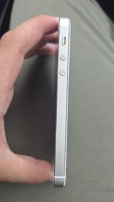 165 ekran tv: IPhone 5s, Gümüşü, Barmaq izi — 3