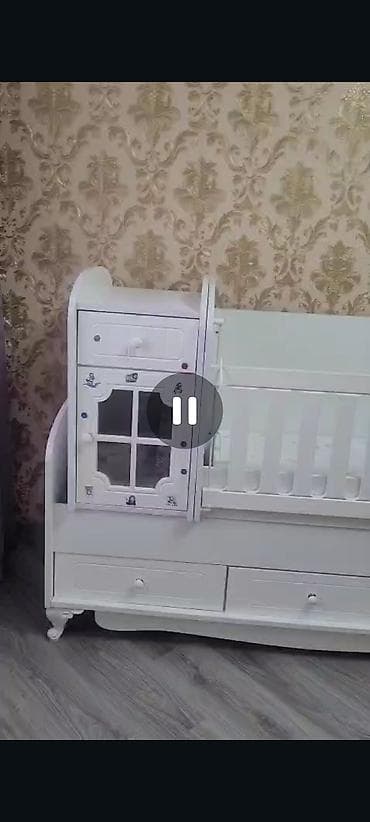 qapi dekoru: Ağ rəngli çoxfunksiyalı beşik-dolap kombini - Material: MDF/taxta — 4