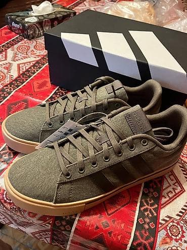 Tep tezedir ölçüsü uyğun olmadığı üçün satiram.
Ölçüsü 42 — 1