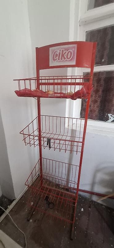 vitrin stend: Metal vitrin rəfi – “Ciko” brendi loqolu. - Material: toz boya ilə — 1