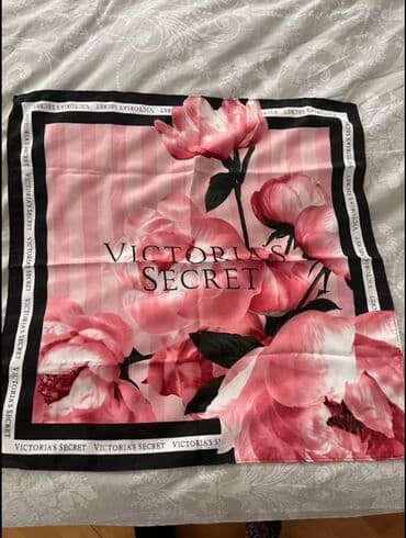 xari bulbul simvolu: Victoria’s Secret kvadrat şərf - Brend: Victoria’s Secret - Dizayn — 1
