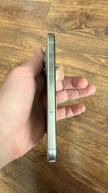 işlenmiş kameralar: IPhone 15 Pro, 128 GB, Gümüşü, Simsiz şarj, Face ID — 6