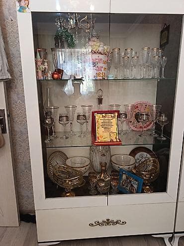 Problemsiz.Qiymətdə endirim olacaq. ŞəhərAğ rəngli vitrin bufet – şüşə