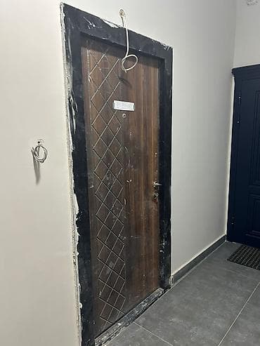 İşlənmiş Giriş qapısı Zəmanətsiz, Ünvandan götürmə
