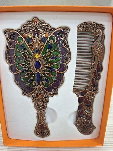 Zərif dizaynlı əl güzgüsü və daraq dəsti/yenidi/ - Material: metal