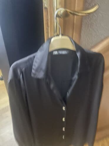 klassik koynekler: ZARA qadın köynəyi - Rəng: qara - Model: klassik yaxalı, düyməli ön — 1