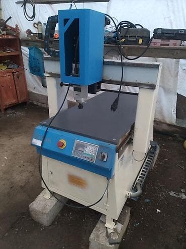 CNC mebel oyma aparatı - Aşağıdan yuxarı hərəkətli portal