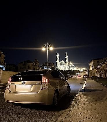 tap az prius: Toyota Prius (III nəsil) hibrid liftbek - Rəng: açıq qızılı/bej, qara — 9