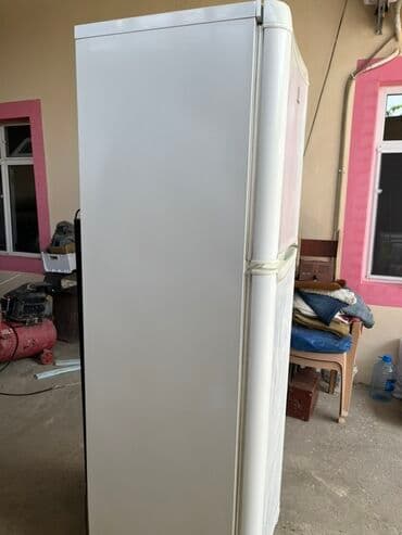 Техника для приготовления еды: Б/у 2 двери Indesit Холодильник Продажа, цвет - Белый, С колесиками — 2