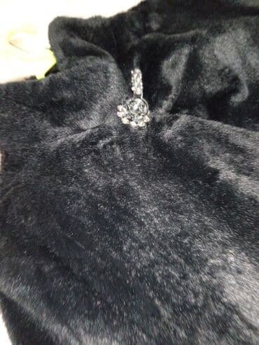 toxunma yun donlar: Qara süni kürk palto - Model: Dizdən bir az aşağı uzunluqda, düz — 3