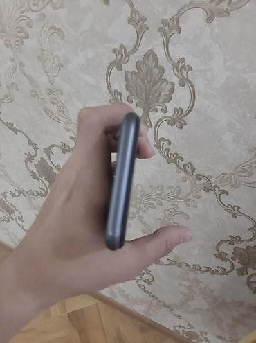 iphone air 17: IPhone 11, 128 GB, Qara, Face ID — 8