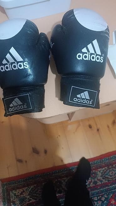 boks kaski: Adidas boks əlcəkləri - Brend: adidas - Rəng: qara, üst hissədə ağ — 2