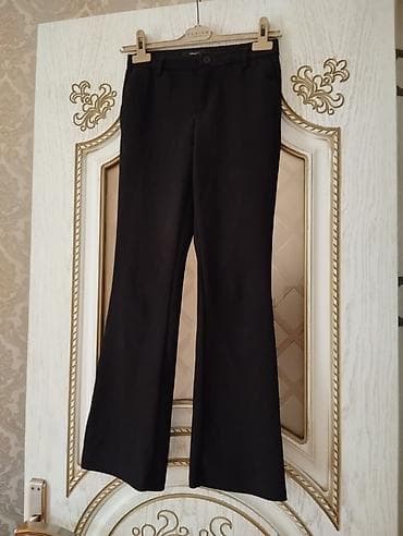 üst geyimləri: Şalvar 36 S razmer dartılan material cəmi 1 dəfə geyinilib təzədir — 1