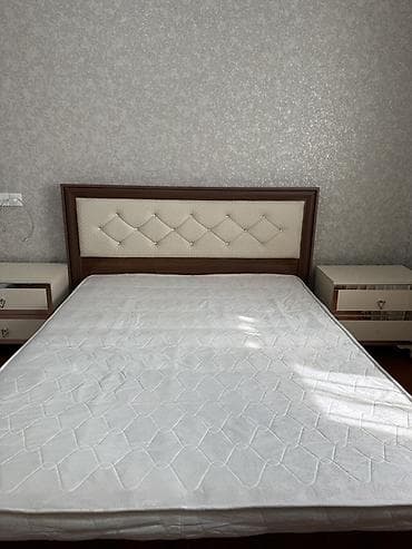 ev t: İşlənmiş ikinəfərlik döşək Eni1.50 
Uzunu 2m — 1