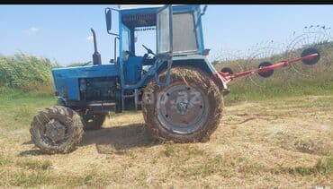 ford transit 2002: Bu, mavi rəngdə olan "Belarus" markalı bir traktordur. Kənd — 4