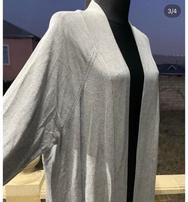 женские длинные кардиганы: Boz rəngli qadın kardiqanı - Model: uzun, önü açıq, düyməsiz. - — 3