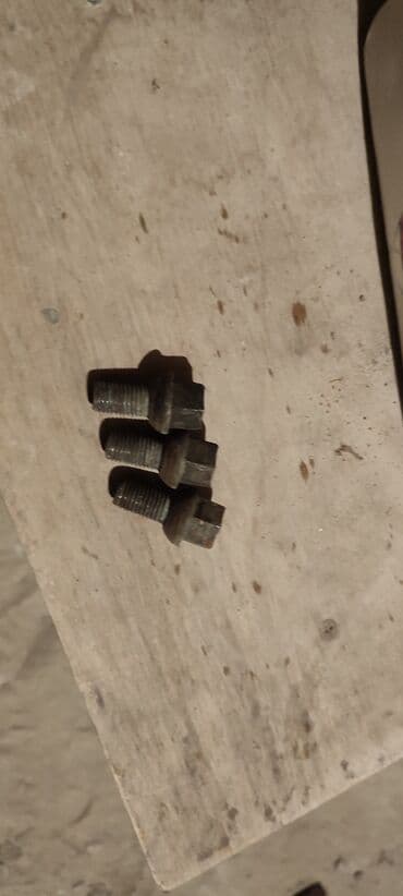 r14 disklər: Mercedes Diskleri boltlariyla birlikde satirig — 5