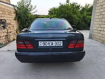 mercedes şessot: Mercedes-Benz E-Class: 2 l | 1996 il Sedan — 4