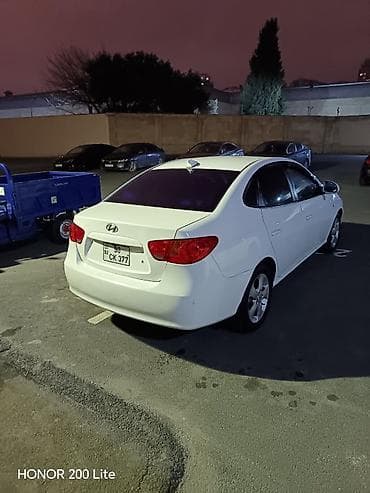 daewoo gentra 2010: Hyundai Elantra: 2 l | 2008 il Sedan — 3