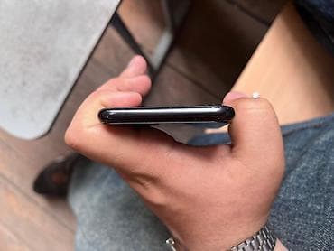 oppo x6 pro: IPhone SE 2020, 128 GB, Black Titanium, Barmaq izi, Simsiz şarj — 5