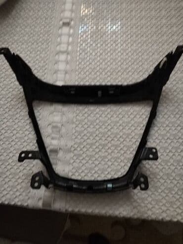 sağ qulaqda ses: Hyundai elantra 2012-2016 maqnitolası əla vəziyyətdədi işləkdir — 4