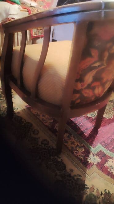 santa klaus: Diqqət cox qədimi sandıgq. 1 əsrə yaxın yaşı var. Bunun icinə həmişə — 8