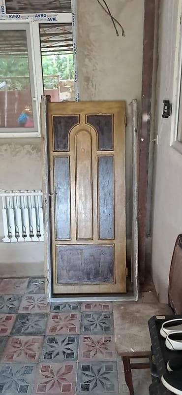 Строительные леса: Seyf demir qapi satilir Eni 90 Uzunu 2.10 Qiymet 80 man — 1