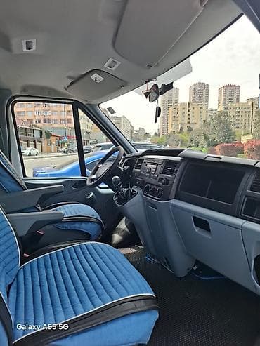 tra: Ford Transit: 2.2 l | 2013 il 187256 km Van/Minivan — 4