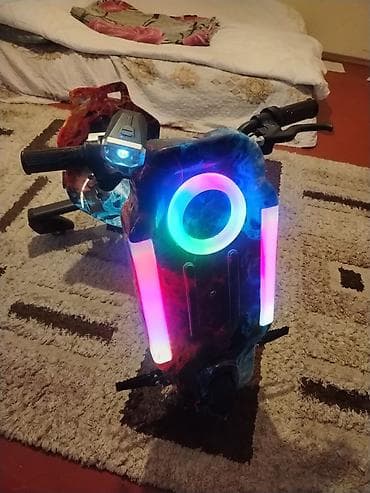 Uşaqlar üçün elektrikli drift trisiklet - Neon LED işıqlar: Ön