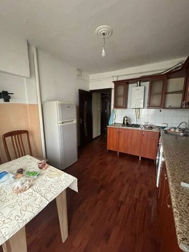 podmayak mənzillər: Yasamal rayonu,Şəfaət Mehdiyev küçəsi,Torpaq komitəsinin yanında,9 — 7