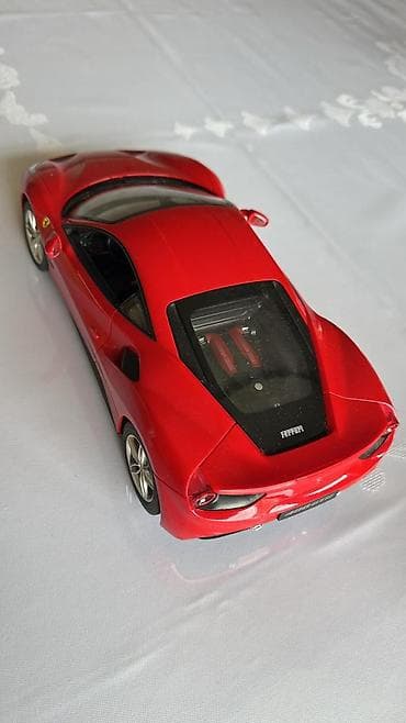 Ferrari 488 GTB die-cast model avtomobil - Miqyas: təxmini 1:14 - — 2